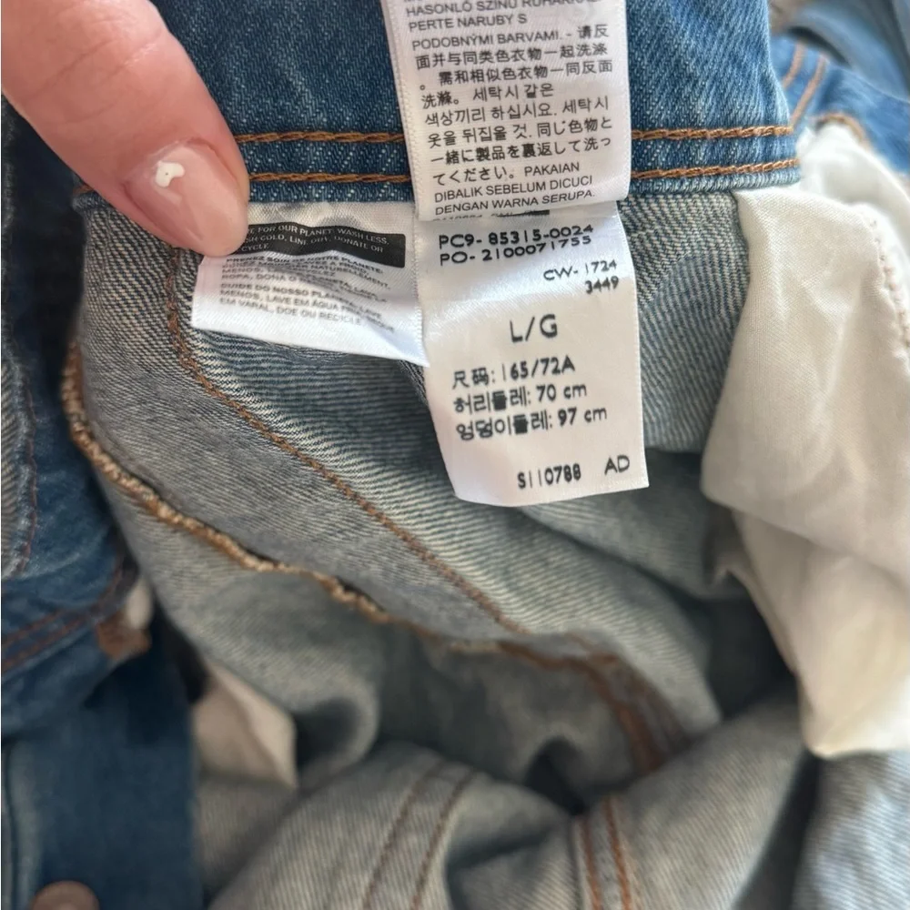 Levi’s Classic Women's Denim Overalls - Picture 4 of 4